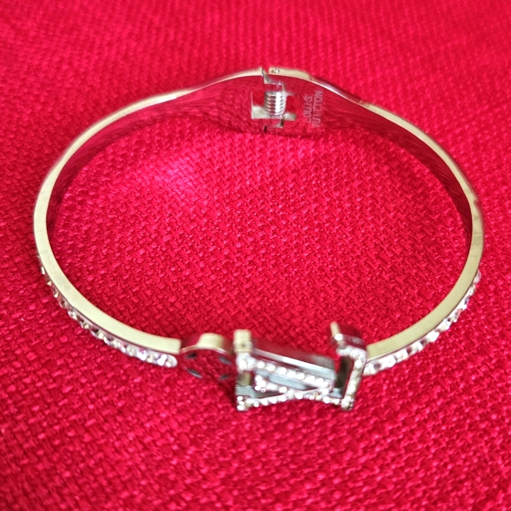 LOUIS VUITTON. Bracelet.